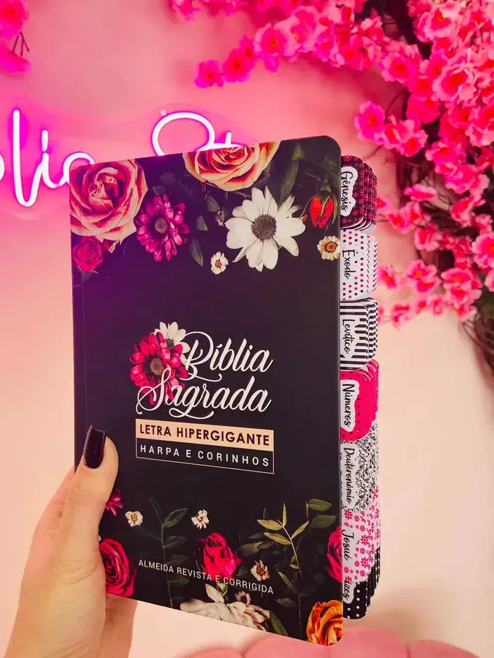 Foto do produto Bíblia Sagrada Floral Pink
