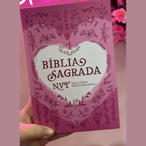 Foto do produto Bíblia Sagrada Rosa Coração