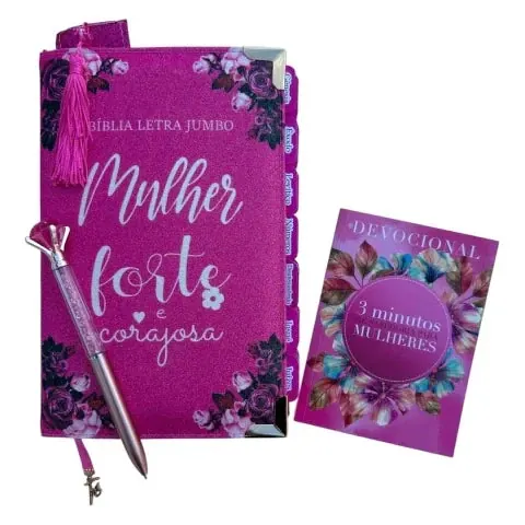 Capa do livro Kit Bíblia Jumbo 100% Glitter Pink com Abas adesivas e Pingente Cp dura Acolchoada + caneta + devocional